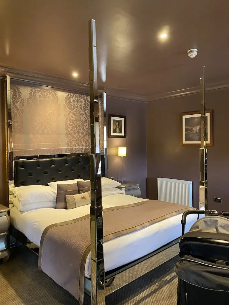 Dumfries Arms Hotel_Cumnock_slider_image_3