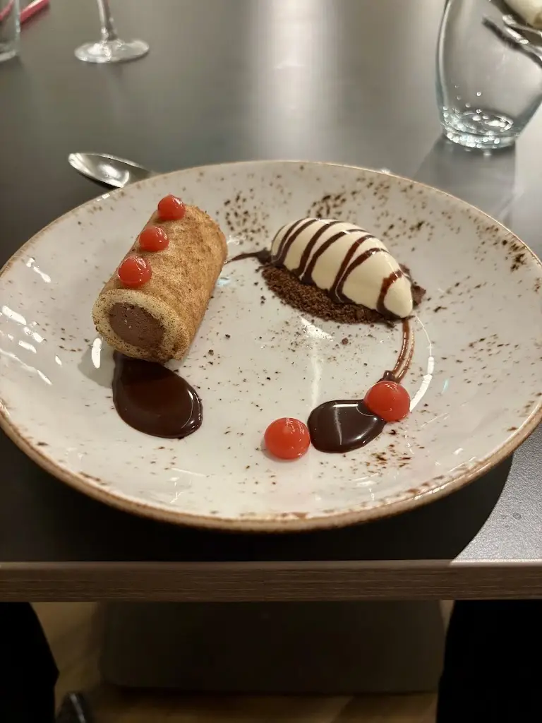 Hans VonV_Jules Restaurant_Billington_review