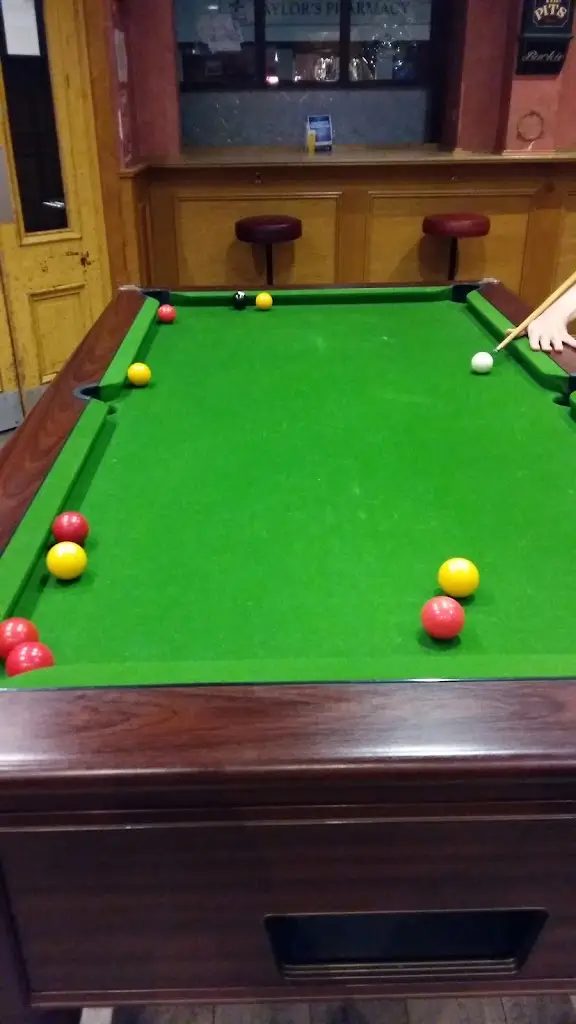 Kevin_Pub In The Square_Buckie_review