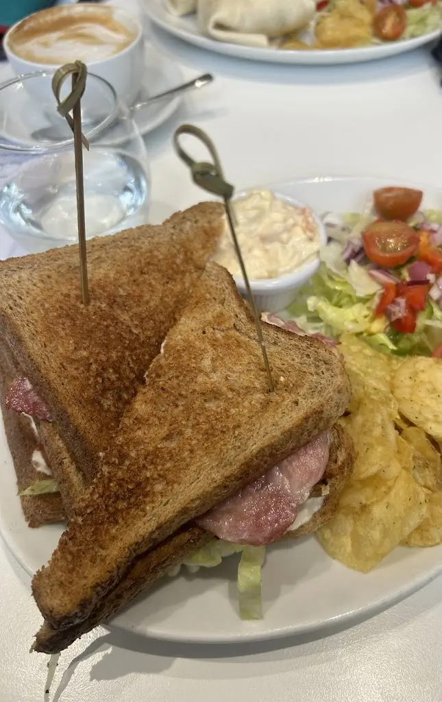 Captain Boomer_Pozzi J P_Buckie_review