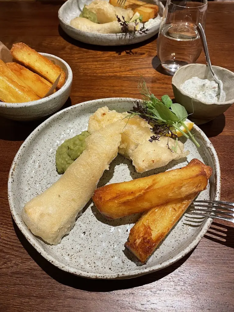 Menu_The Three Fishes_Billington_image_6