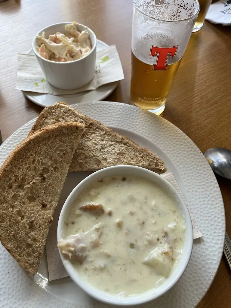 Patricia Nourissat_Royal Oak Hotel_Buckie_review