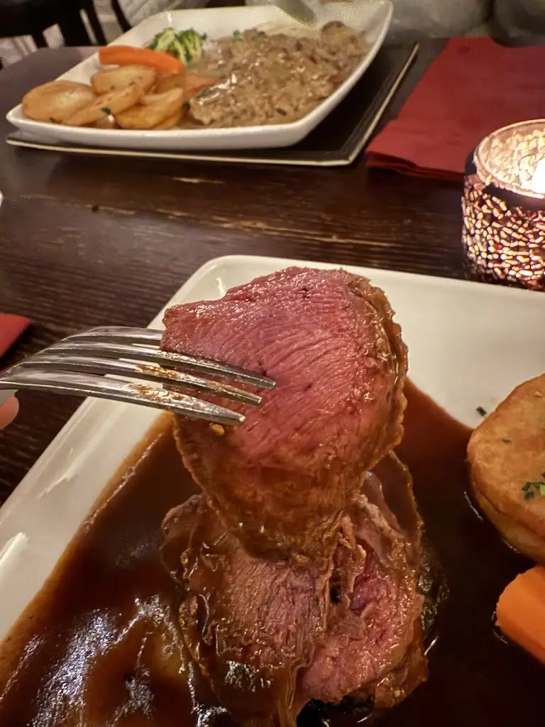 Finlay Taylor_The Courtyard_Cupar_review