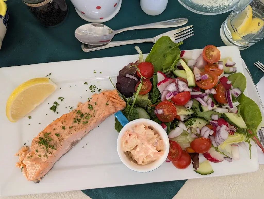 Sheila Moss_Churchfield House_Billington_review