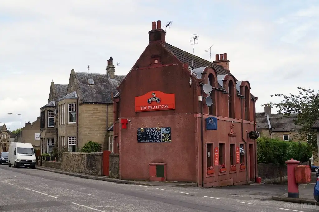 The Red Hoose_Dennyloanhead_slider_image_1