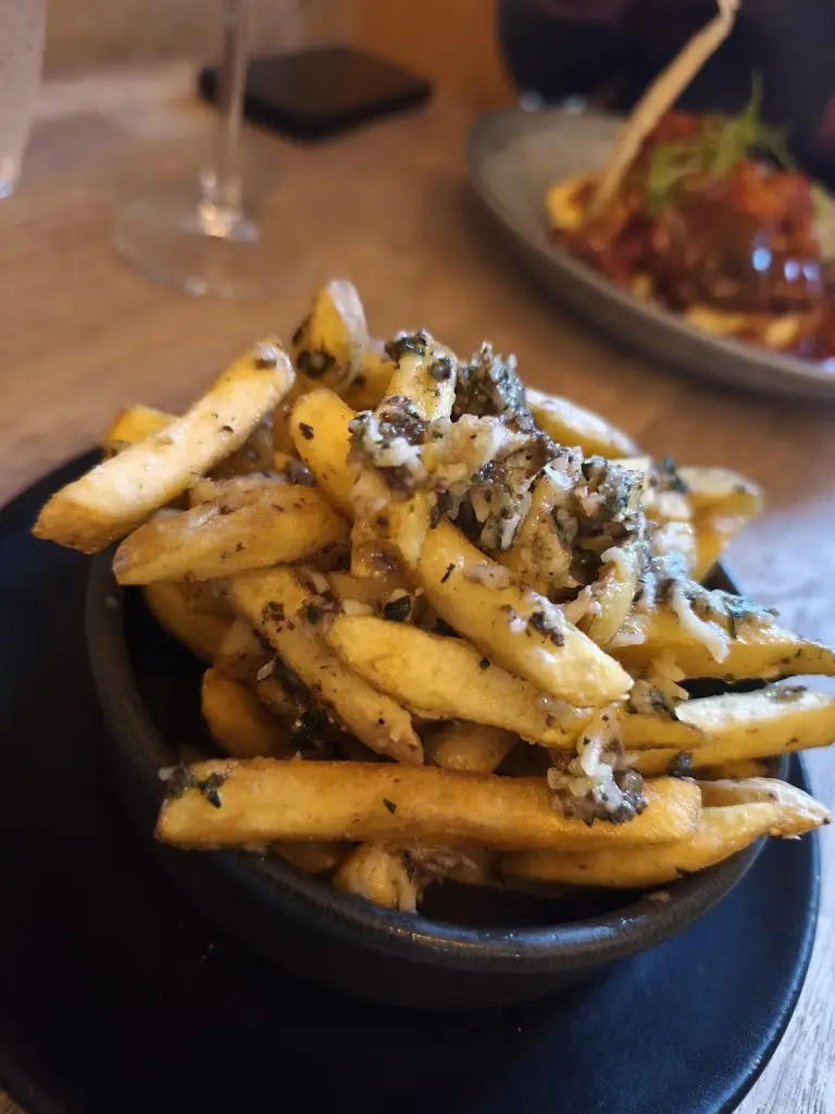 Lara Coutinho_Craobh - Kroov_Crieff_review