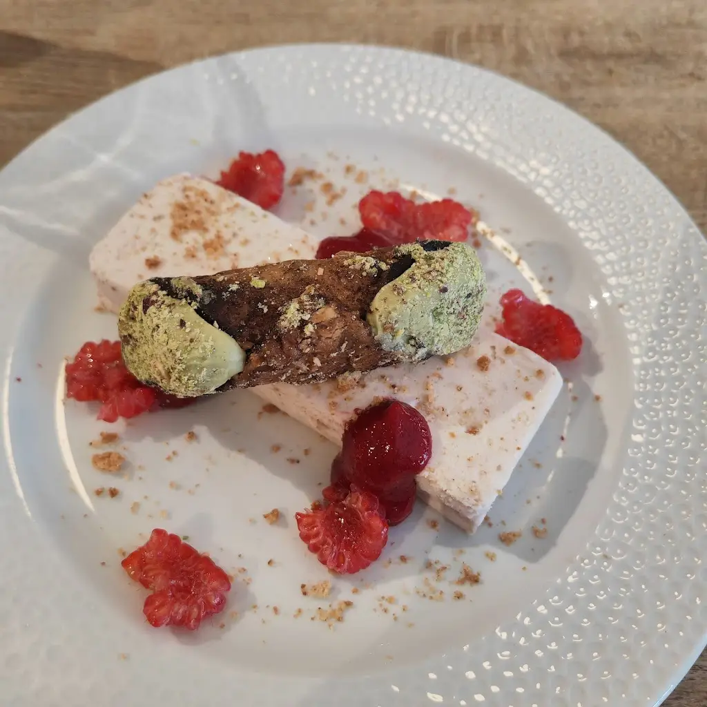 Monika Brannan_Delivino_Crieff_review