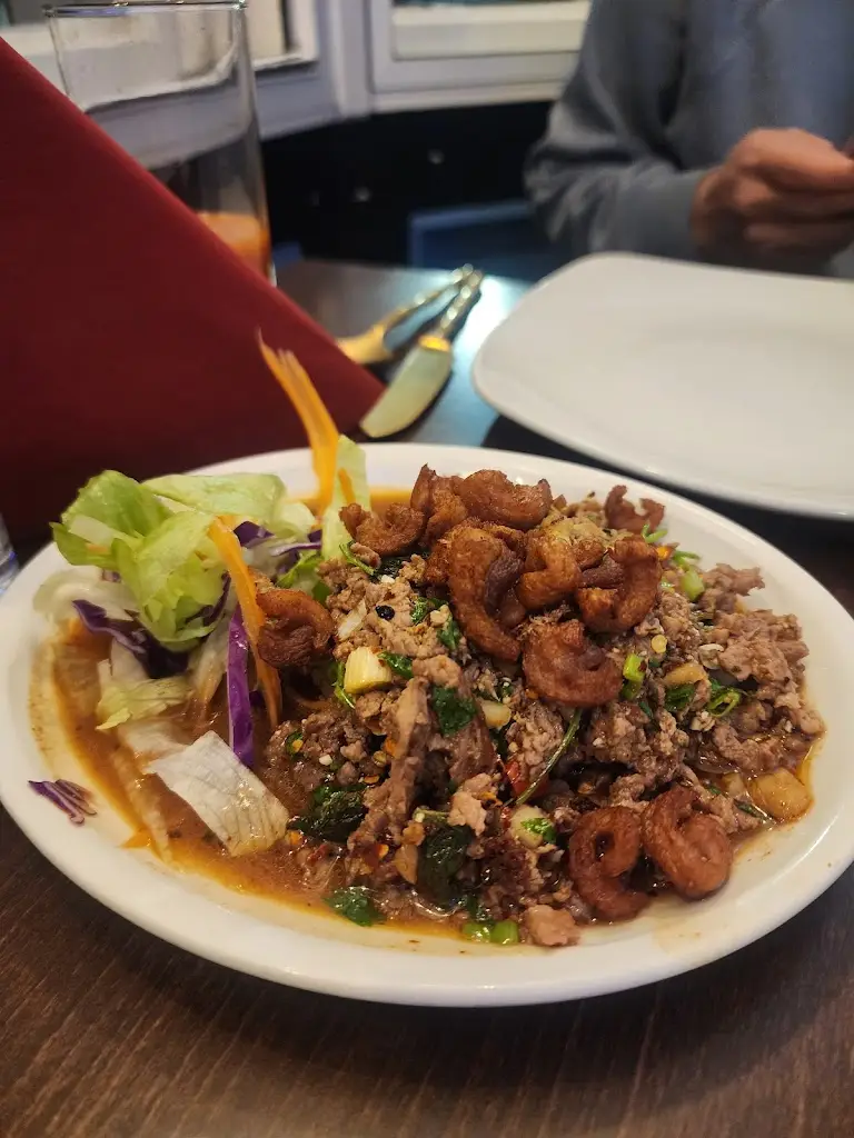 Sacha Loong_The Thai Esan_Crieff_recensione