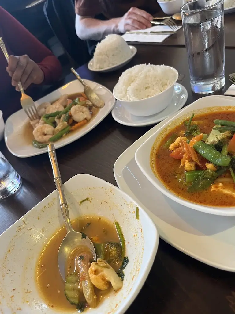 Akriti Yadav_The Thai Esan_Crieff_recensione