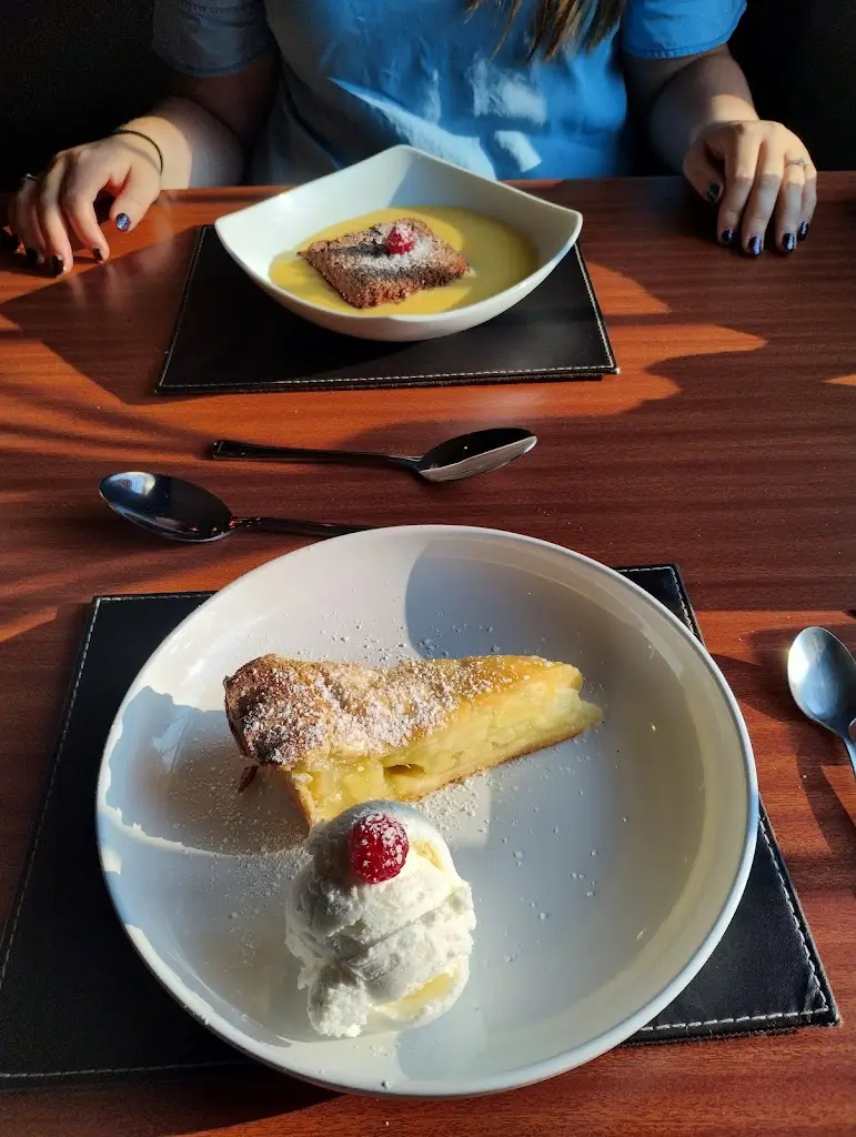 Kyle Campbell_Romeo & Juliet Inn_Dalry_reseña