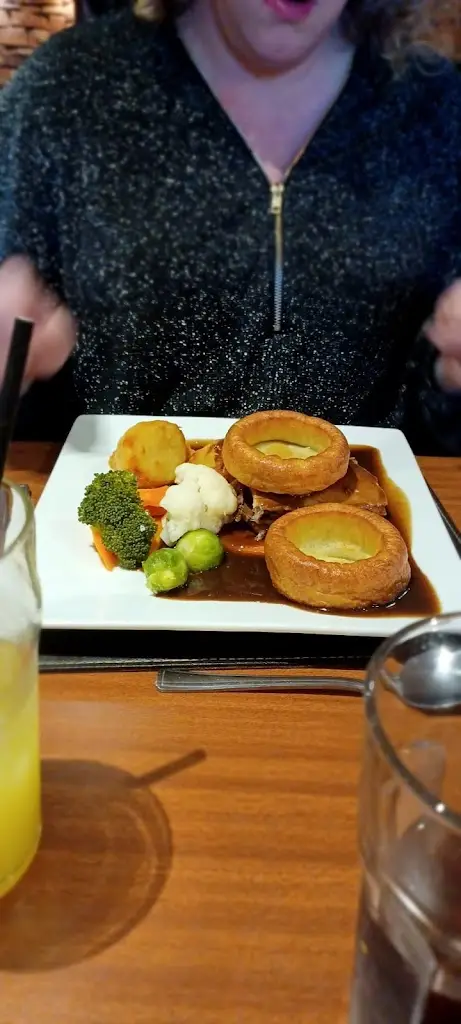 Claire Bunce_Romeo & Juliet Inn_Dalry_reseña