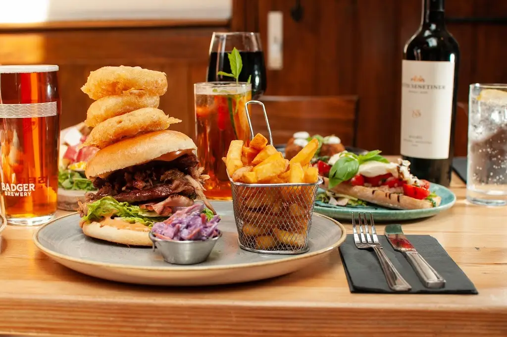 The Six Bells_Billingshurst_slider_image_2