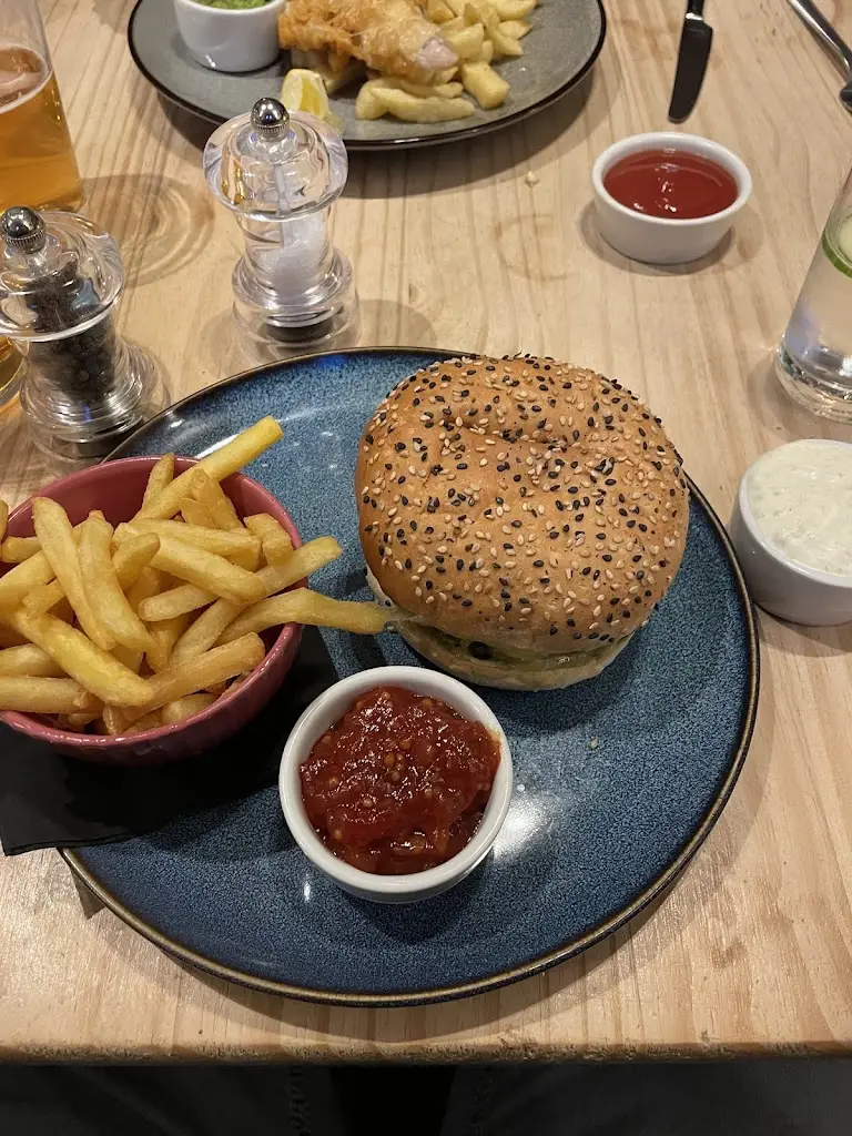 Ravi Vemuri_The Riverside - Pub, Kitchen & Coffee House_Doune_review