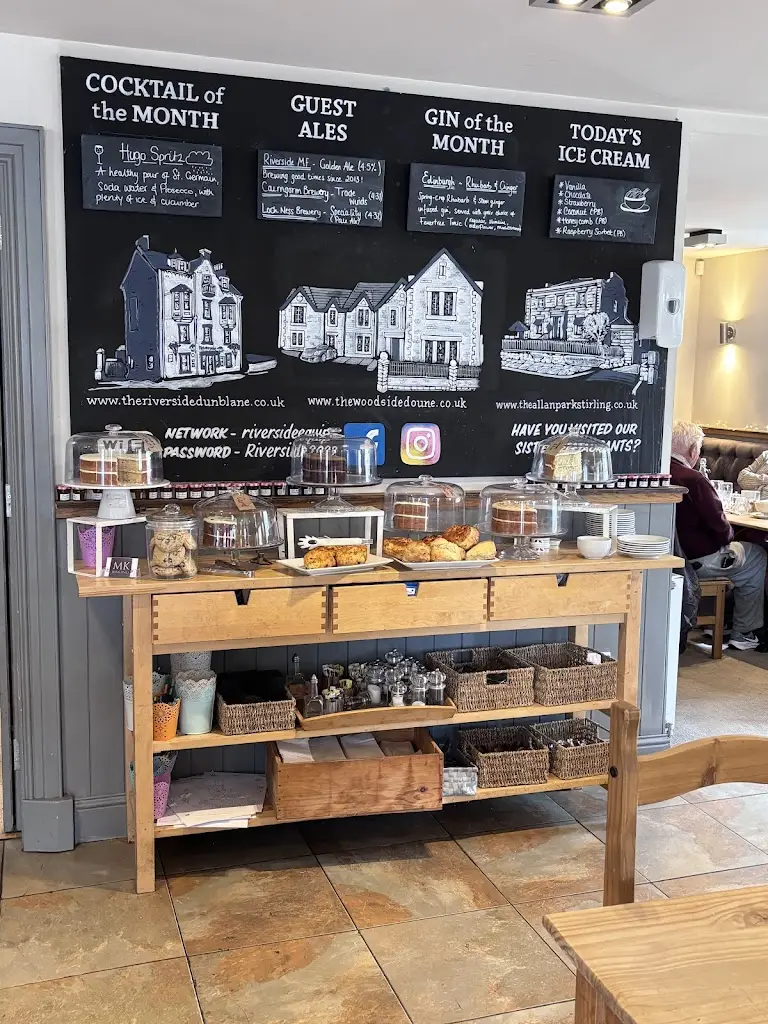 Cri Bar_The Riverside - Pub, Kitchen & Coffee House_Doune_review