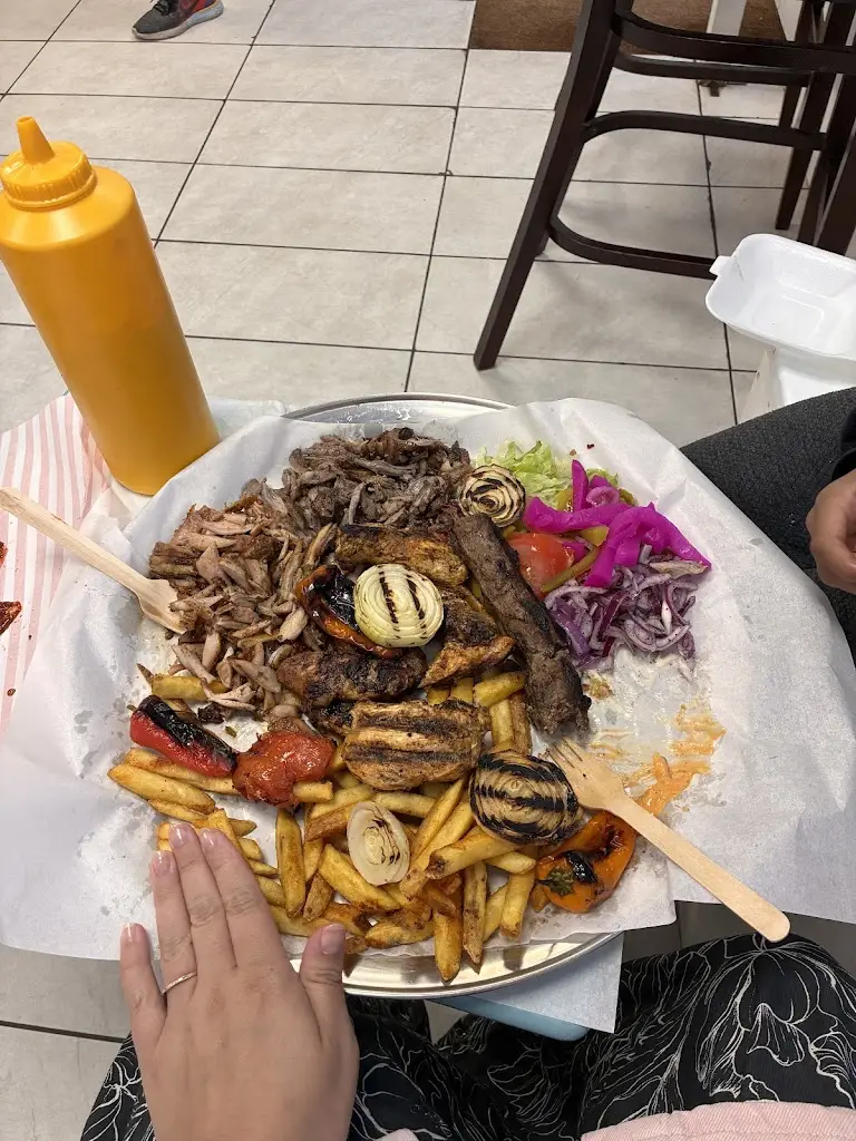 Skye Mariam_Zorbas Shawarma House & Greek Food_Cowdenbeath_review