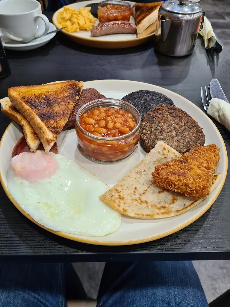 George Pye_The Forty Twa Cafe_Cowdenbeath_review