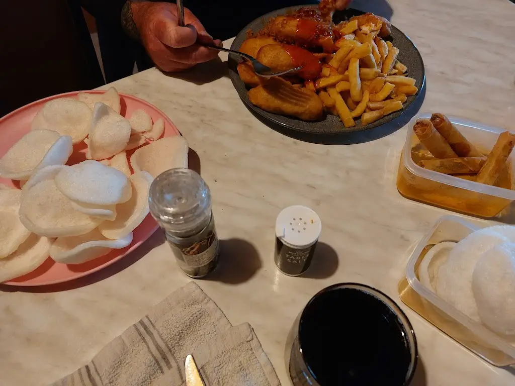 Nicky Gillespie_Asian Cuisine_Cowdenbeath_review