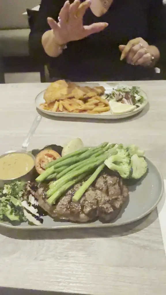 Jay Zeee_Luca's Kitchen_Cowdenbeath_recensione