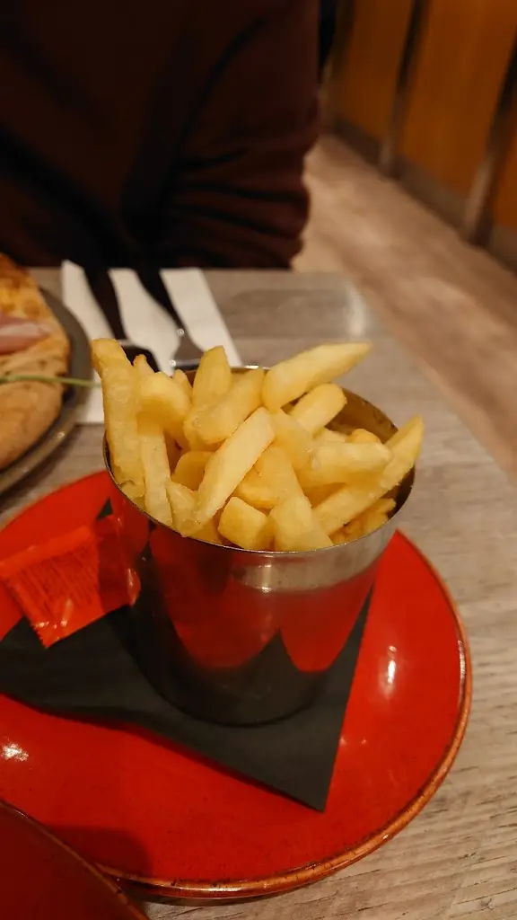 Terri Sham_Luca's Kitchen_Cowdenbeath_recensione