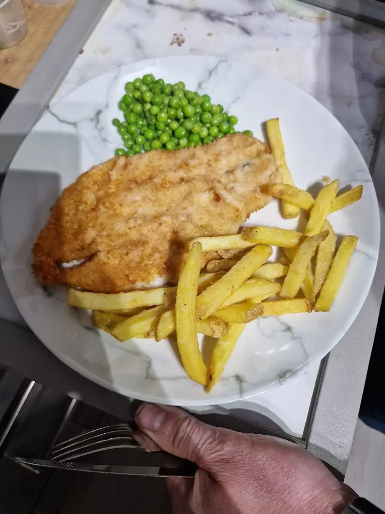 Anna Connolly_Loudoun Hill Restaurant & Pizzeria_Darvel_review