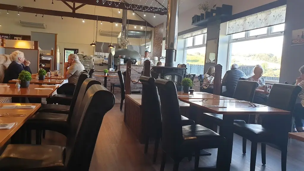 Loudoun Hill Restaurant & Pizzeria_Darvel_slider_image_1