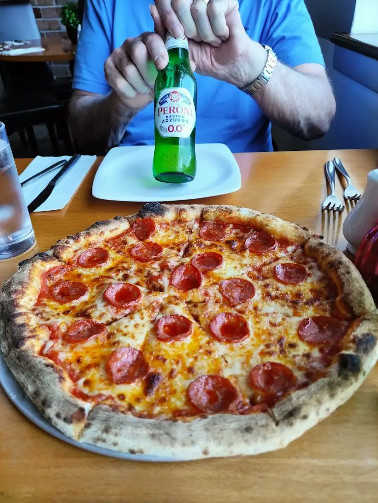 Loudoun Hill Restaurant & Pizzeria_Darvel_slider_image_3