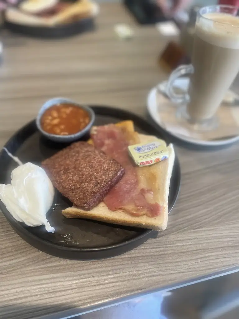 Menu_Arranview Cafe Bistro_Darvel_image_7