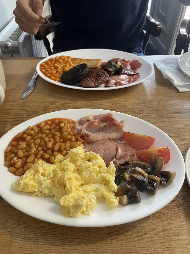 Ellie Moore_Bobbin Cafe_Darvel_review