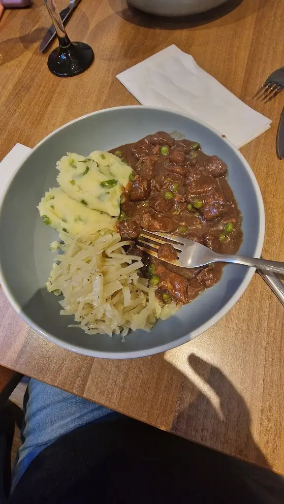 andrew higgins_The Wee Train_Darvel_reseña