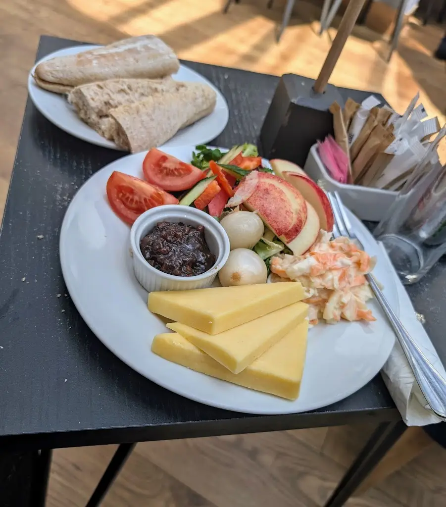 Debbie McAvilley_Whispers Cafe and gift shop_Billingshurst_review