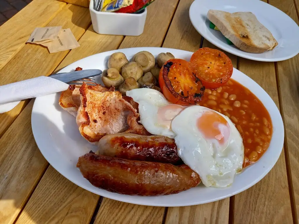 Whispers Cafe and gift shop_Billingshurst_slider_image_3