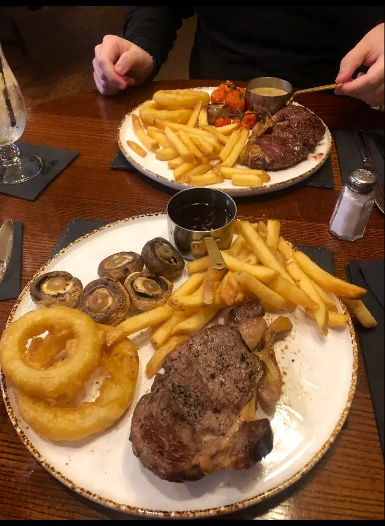 C. Travels_The Brae_Dreghorn_recensione