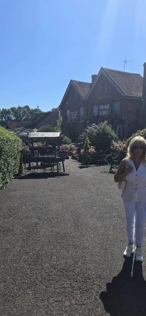 Deri Coughtrey_The Bat and Ball Country Pub and Haywards Restaurant_Billingshurst_review