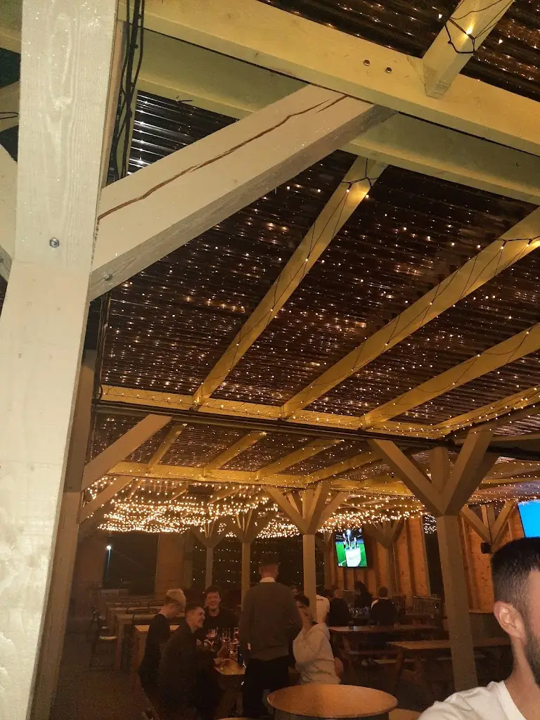 Wendy Fotheringham_HUGO'S Bar & Pavilion_Dalgety Bay_review