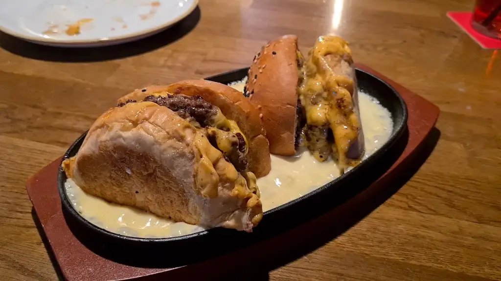 HUGO'S Bar & Pavilion_Dalgety Bay_slider_image_2