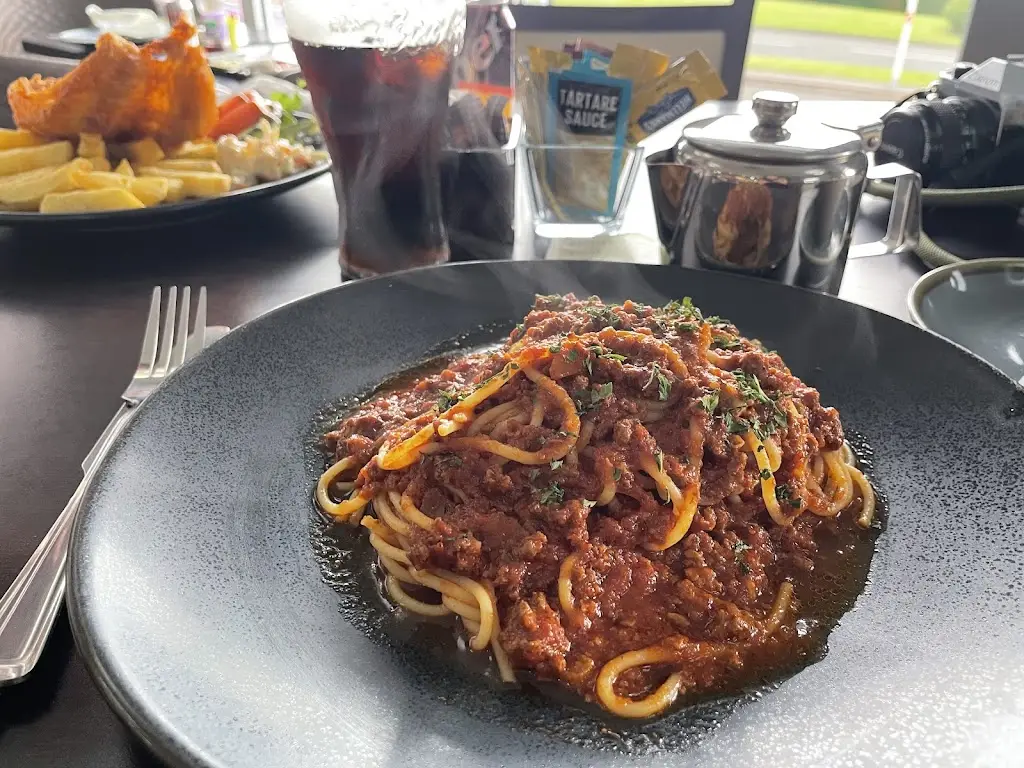 L A_Ale & Pate_Dalgety Bay_review