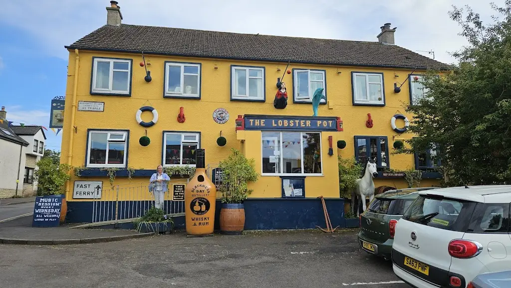 Lobster Pod_Dalgety Bay_slider_image_3