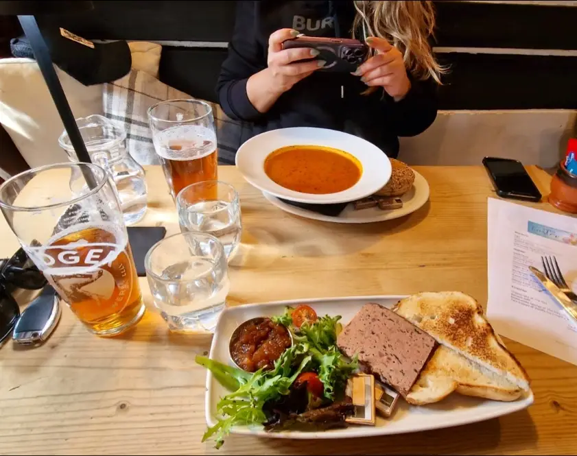 The Blue Ship_Billingshurst_slider_image_2