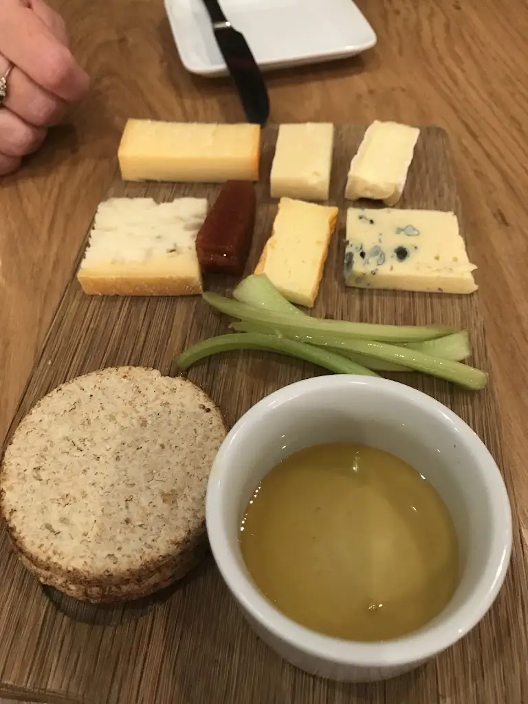 Joseph Kincaid_Dornoch Castle Whisky Bar & Dining. Takeaway Pizza!_Dornoch_review