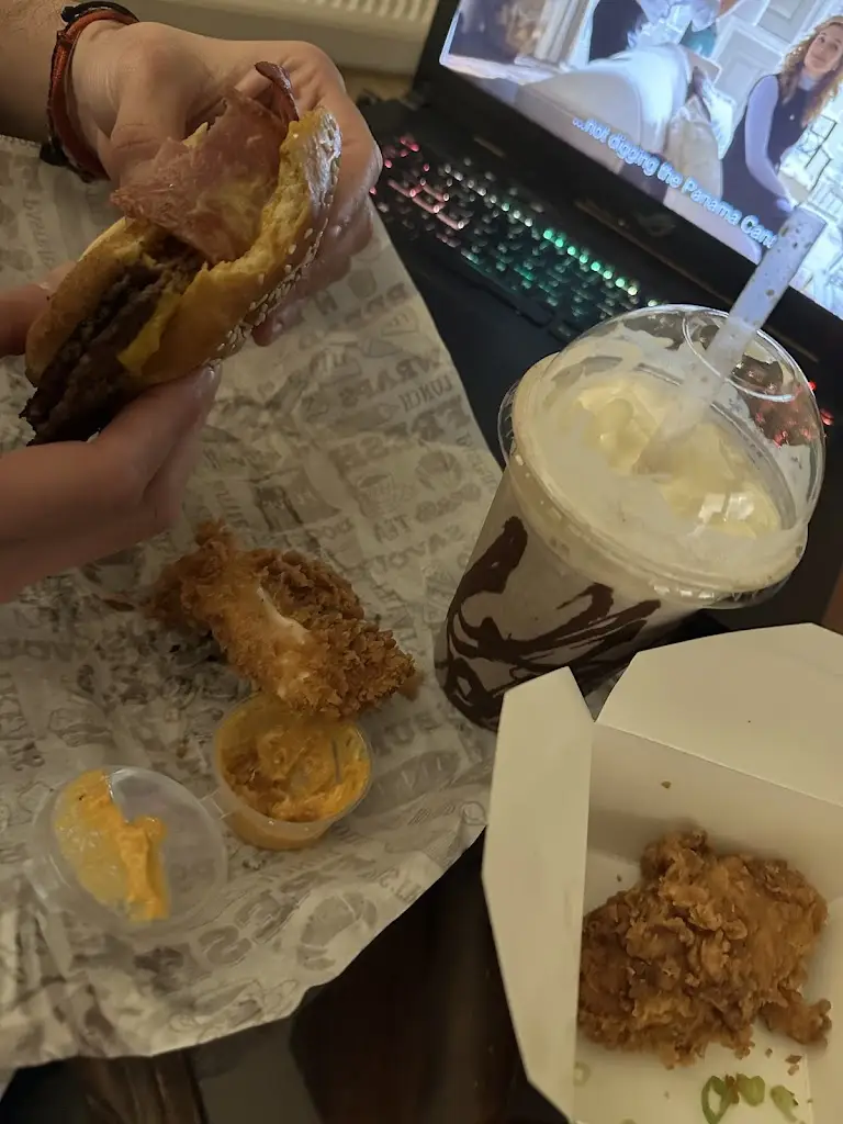 EMILY Tsang_Side Street Dundee_Dundee City_review