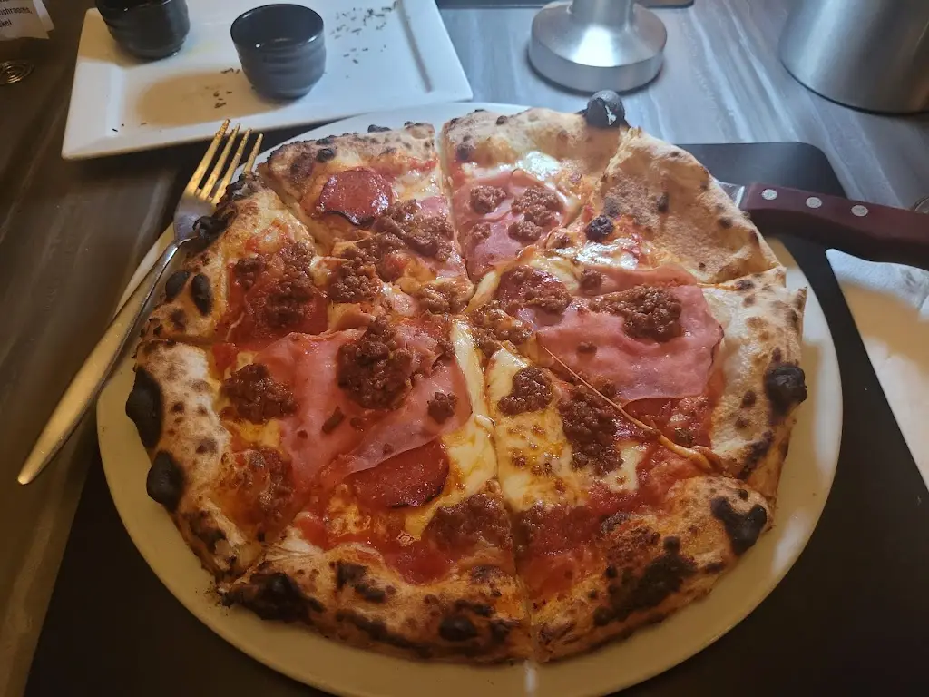 Carlucci Restaurant_Dunfermline_slider_image_3