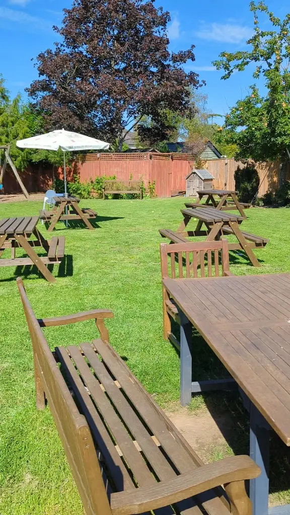 The Three Crowns_Billingshurst_slider_image_2