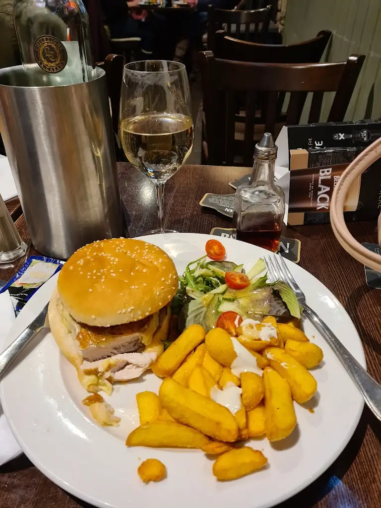 Benleva Hotel Restaurant_Drumnadrochit_slider_image_2