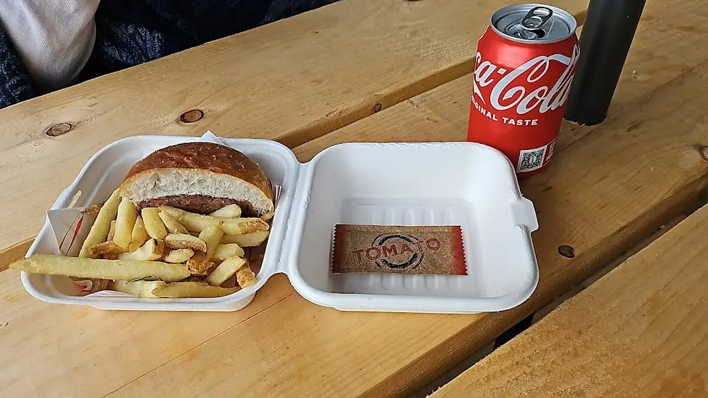 Mackenzie Fahlgren_Loch Ness Food stop_Drumnadrochit_review