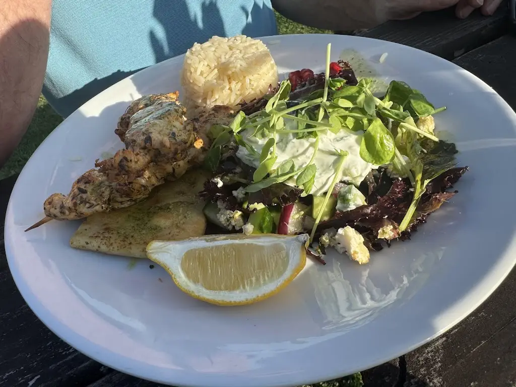 L Gardner_The Sir Roger Tichborne_Billingshurst_recensione