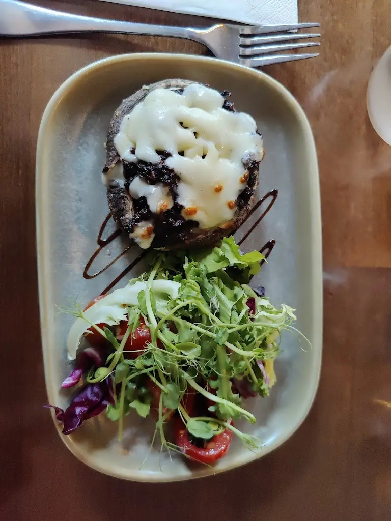 James Farquharson_La Dolce Vita_Dumfries_recensione