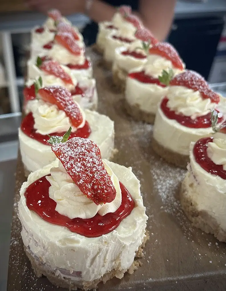 Border Baguettes_Duns_slider_image_2