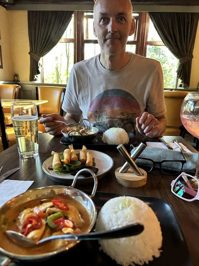 Alison Reavy_The Cock Inn_Birdwell_recensione