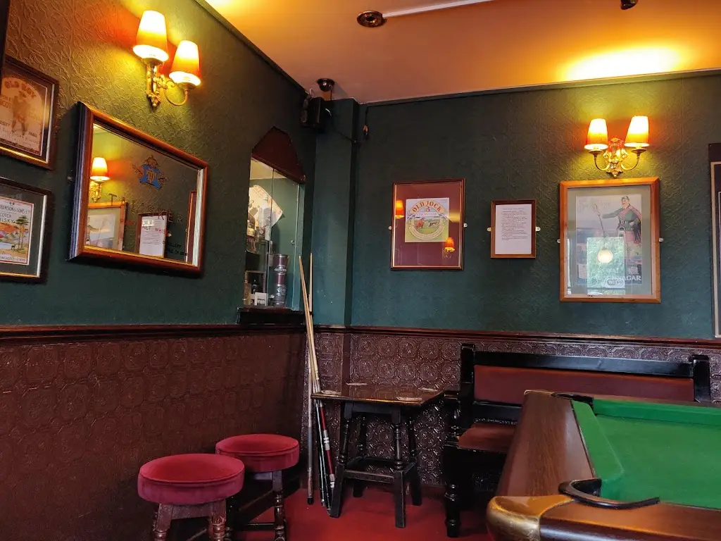 The White Swan_Earlston_slider_image_1