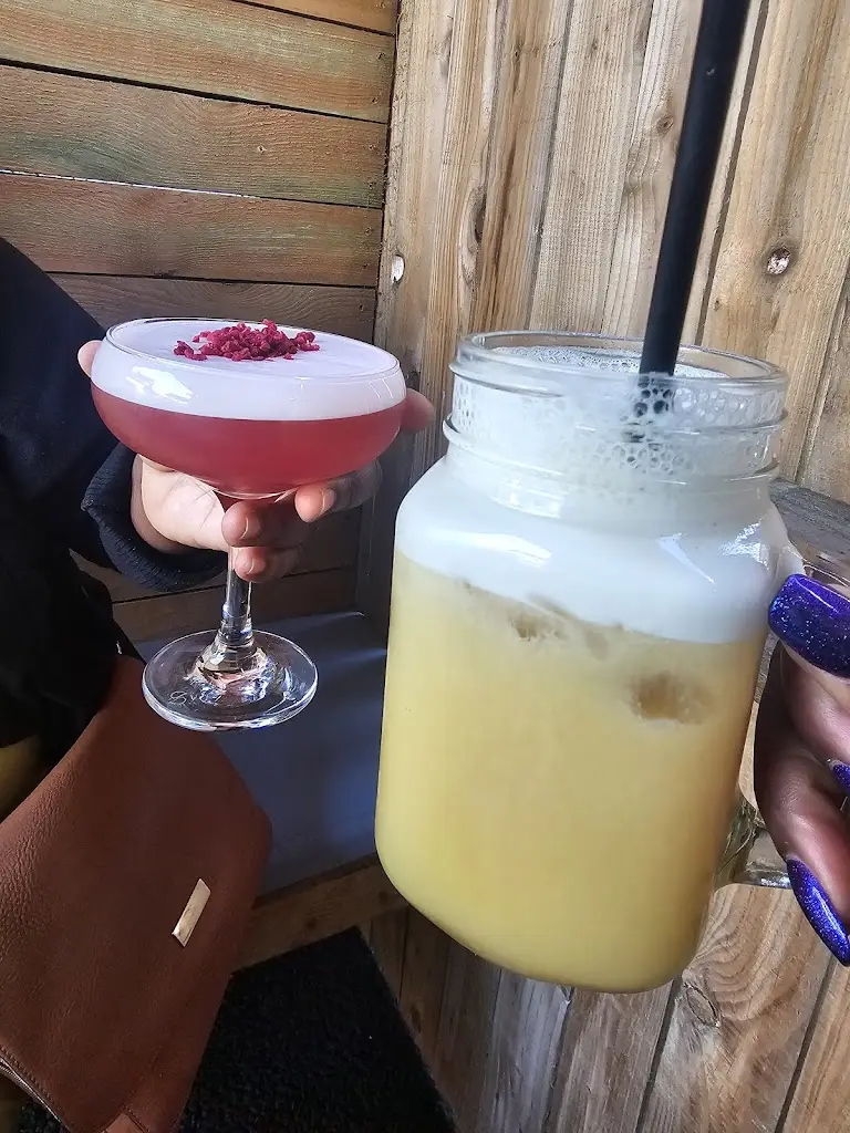 Übermom F_The Grapes_East Calder_review